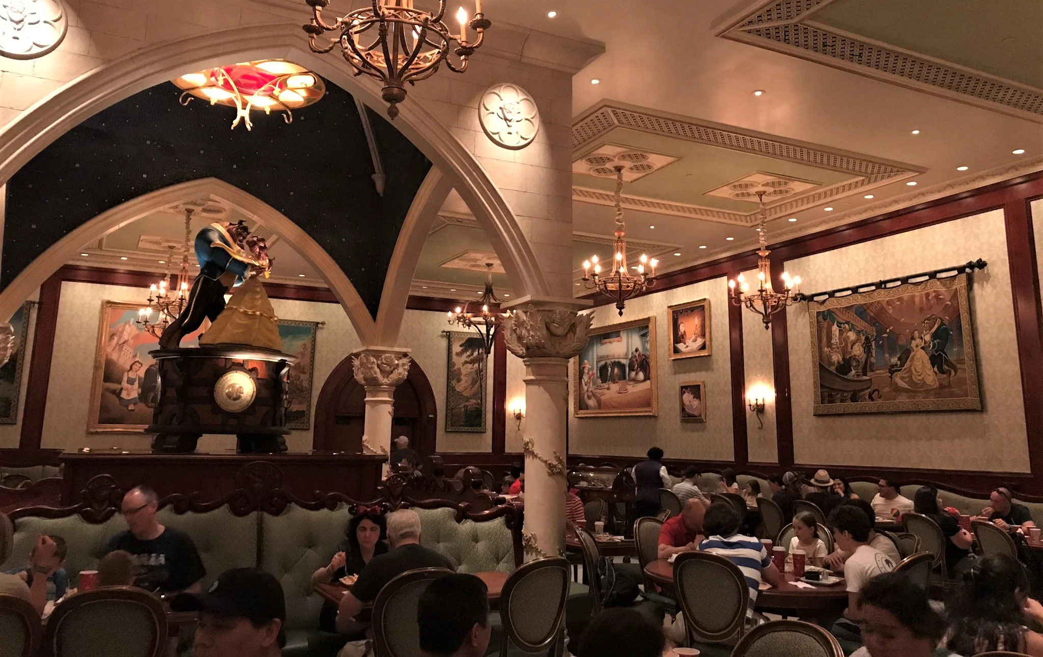 castle gallery dining room at be our guest restaurant