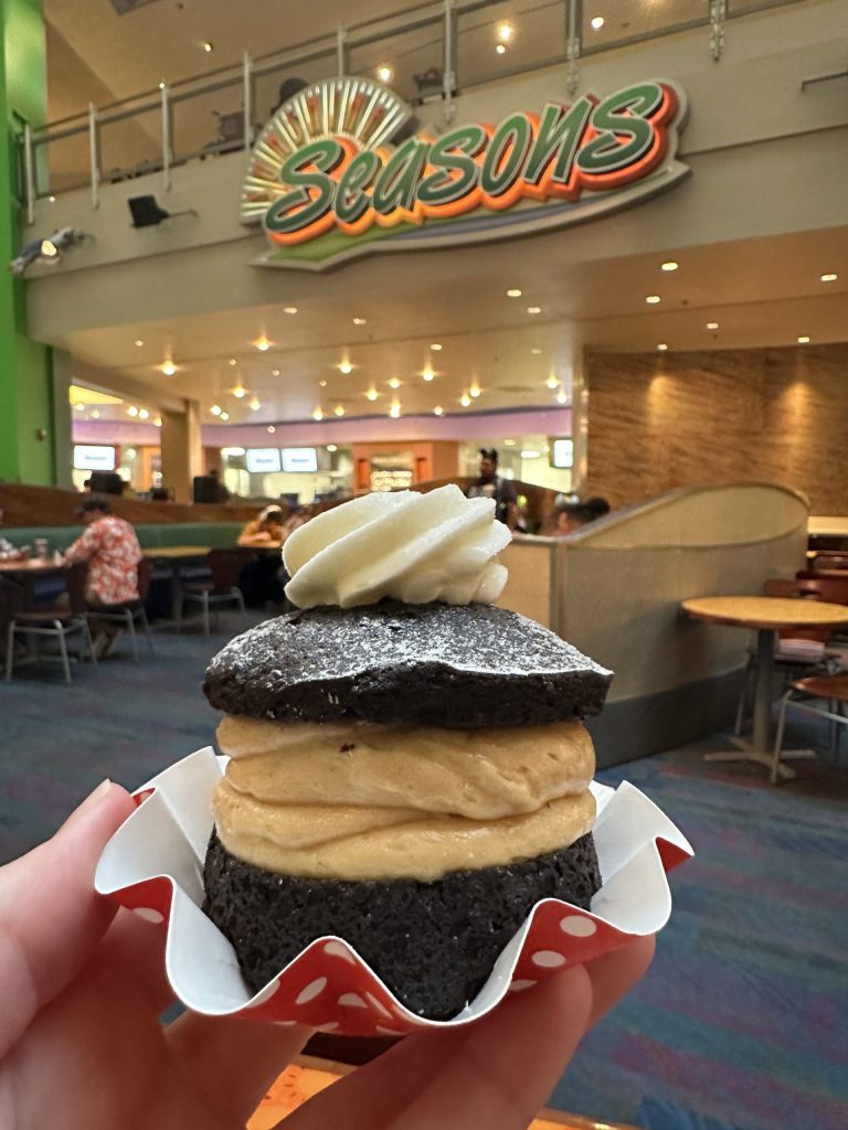 peanut butter whoopie pie